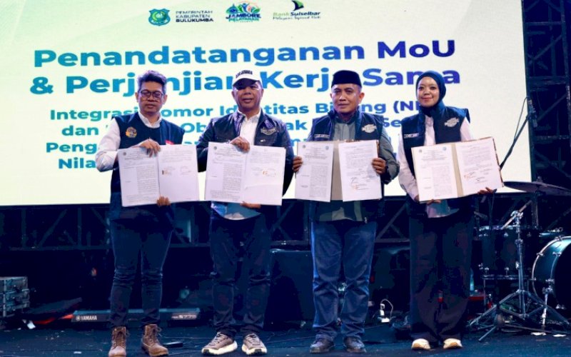 Andi Muchtar Ali Yusuf (kedua kiri). foto: istimewa
