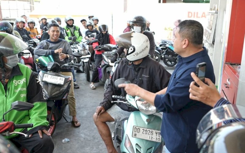 SIDAK. Wali Kota Makassar, Munafri Arifuddin, melakukan Inspeksi Mendadak (Sidak) di SPBU, Jalan AP Pettarani, Kota Makassar, Sabtu (12/9/2026). foto: istimewa