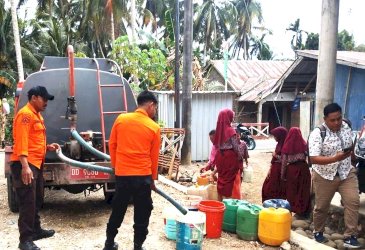 BPBD Bulukumba Distribusikan 70 Ribu Liter Air Bersih, Jangkau 127 KK dan 441 Jiwa