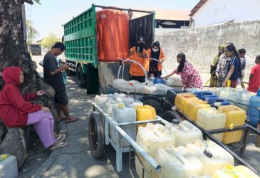BPBD Makassar Kerahkan 25 Armada Salurkan Air Bersih ke 26.888 KK