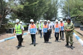 Direksi dan Komisaris PJM Management Walkthrough di Pulau Nipa