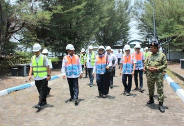 Direksi dan Komisaris PJM Management Walkthrough di Pulau Nipa