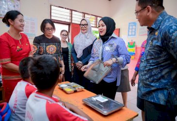 Wagub Sulsel Tinjau MBG dan Pemberian Tablet Tambah Darah di Torut