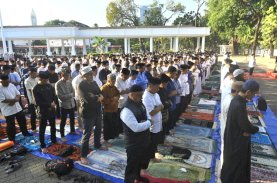 Andi Sudirman Sulaiman Bersama Ribuan Warga Salat Istiska, Panjatkan Doa Agar Hujan Turun