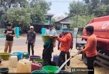 Pemprov Sulsel Salurkan Air Bersih untuk Warga Terdampak Kekeringan di Makassar dan Maros