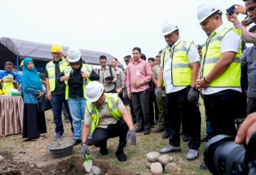 Andi Sudirman Sulaiman Groundbreaking Revitalisasi Lapangan Sepak Bola Pallempang Luwu