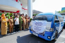 Andi Sudirman Sulaiman Lepas Distribusi Bantuan Susu untuk 24 Daerah