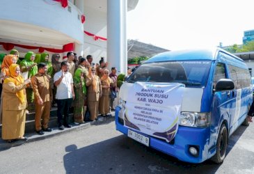Andi Sudirman Sulaiman Lepas Distribusi Bantuan Susu untuk 24 Daerah