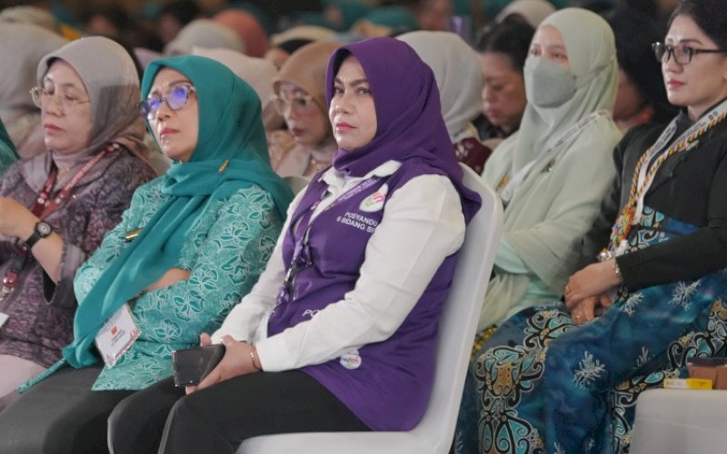 Naoemi Octarina Sudirman (kedua kanan). foto: istimewa