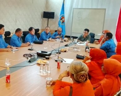 https://pluz.id/2026/10/11/pwi-sulsel-siap-dilantik-17-oktober-di-hotel-claro-ini-susunan-pengurus-periode-2026-2031/