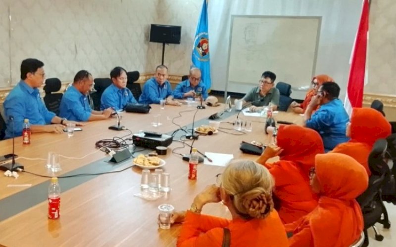 RAPAT. Rapat koordinasi persiapan pelantikan pengurus PWI Sulsel Periode 2026-2031 di Sekretariat PWI Sulsel, Jalan Maccini Sawah, Kota Makassar, Sabtu (10/10/2026). foto: istimewa